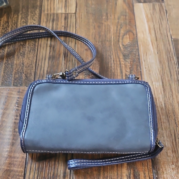 boc Navy and Light Blue Wristlet Clutch With Crossbody Strap - Picture 6 of 9